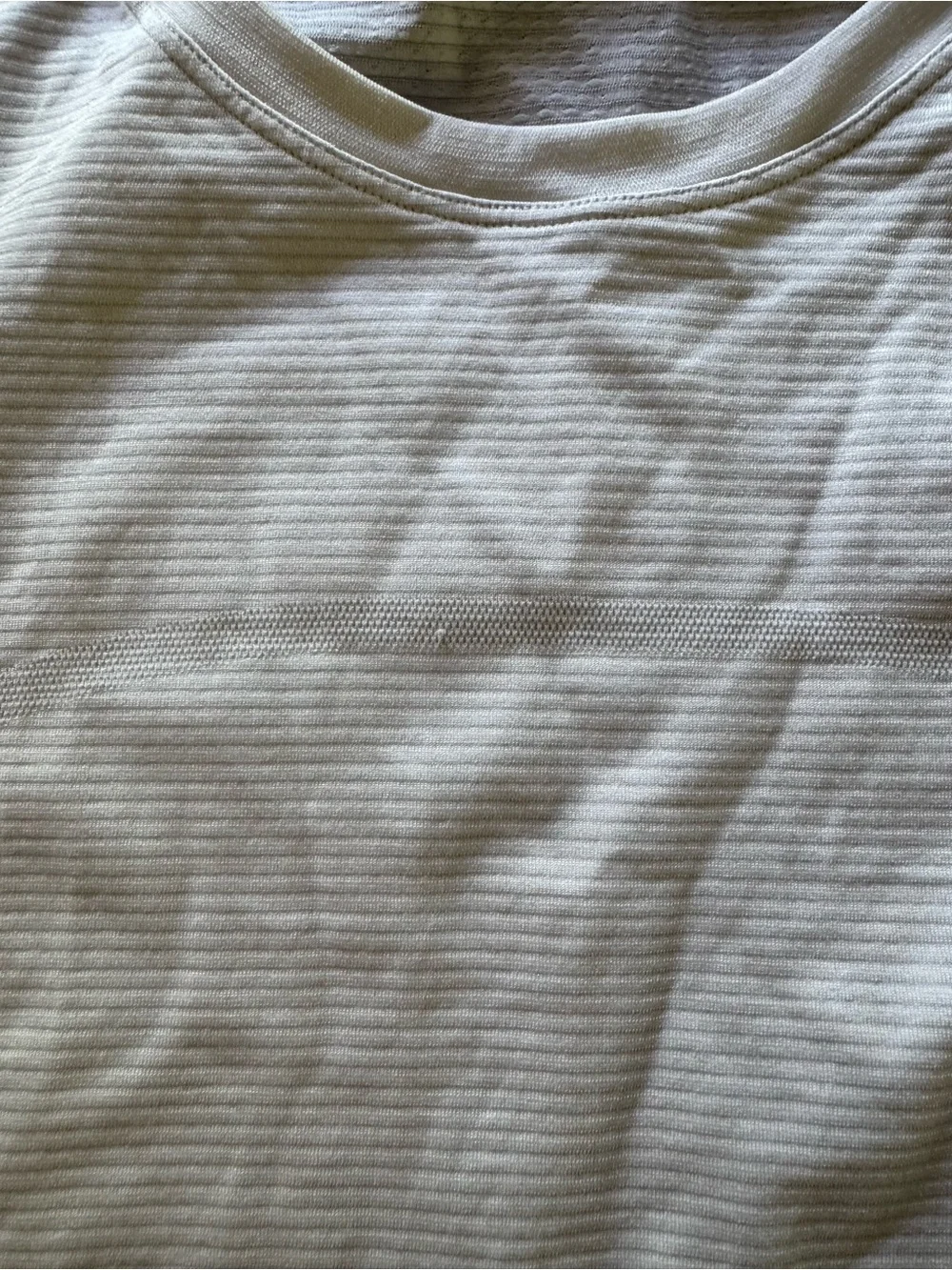 Lululemon White Swiftly Tech Short-Sleeve Shirt 2.0 *Hip Length Size 18